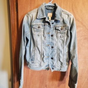 Abercrombie & Finch sz med. Denim  cropped jacket. Distressed  light blue